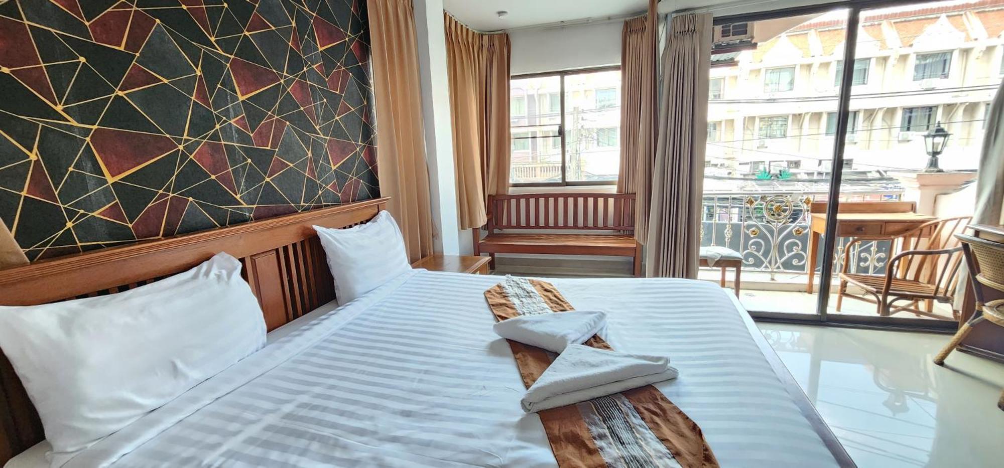 Royal Sweet Hotel Patong Bagian luar foto