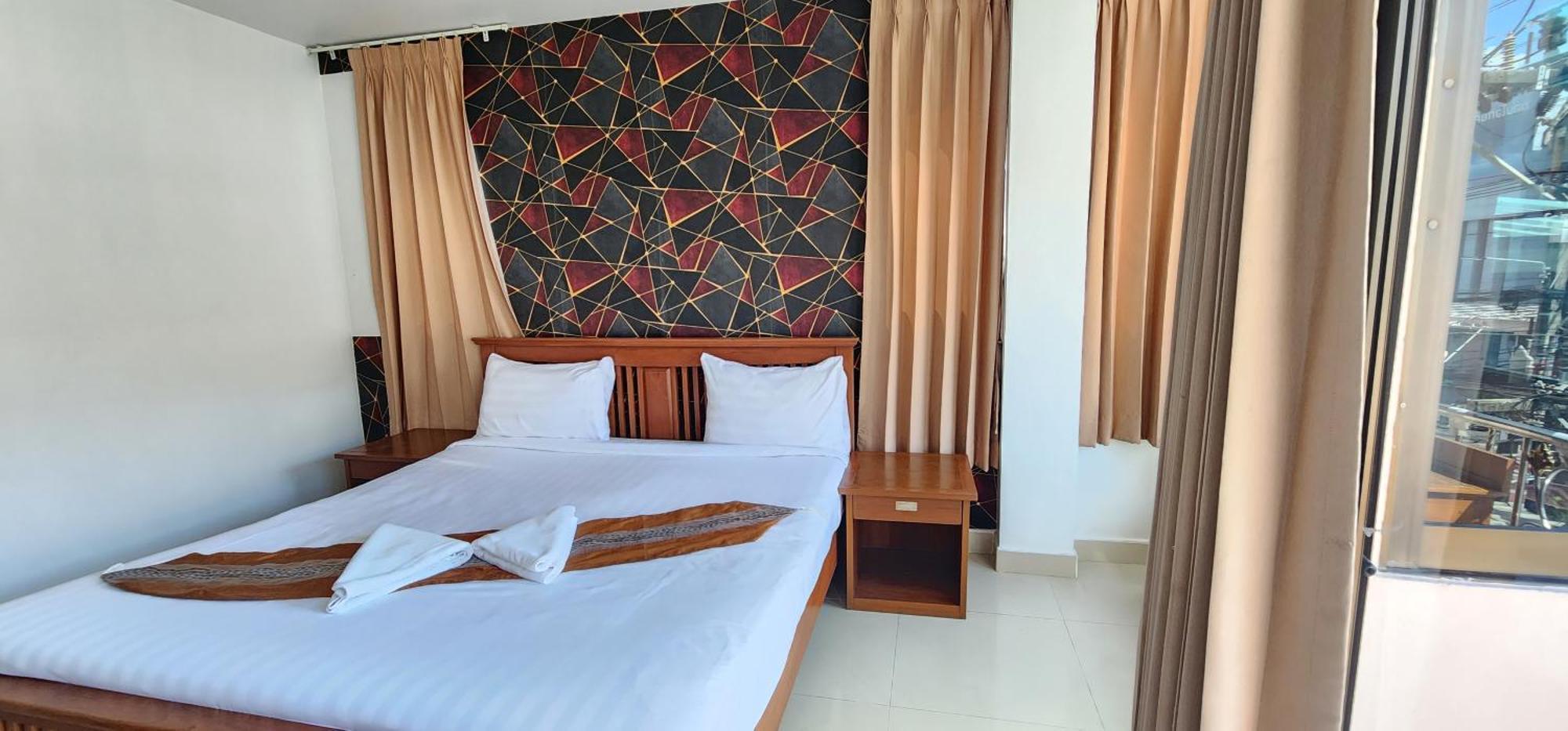 Royal Sweet Hotel Patong Bagian luar foto